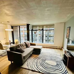 Downtown Luxe Apartment Vancouver